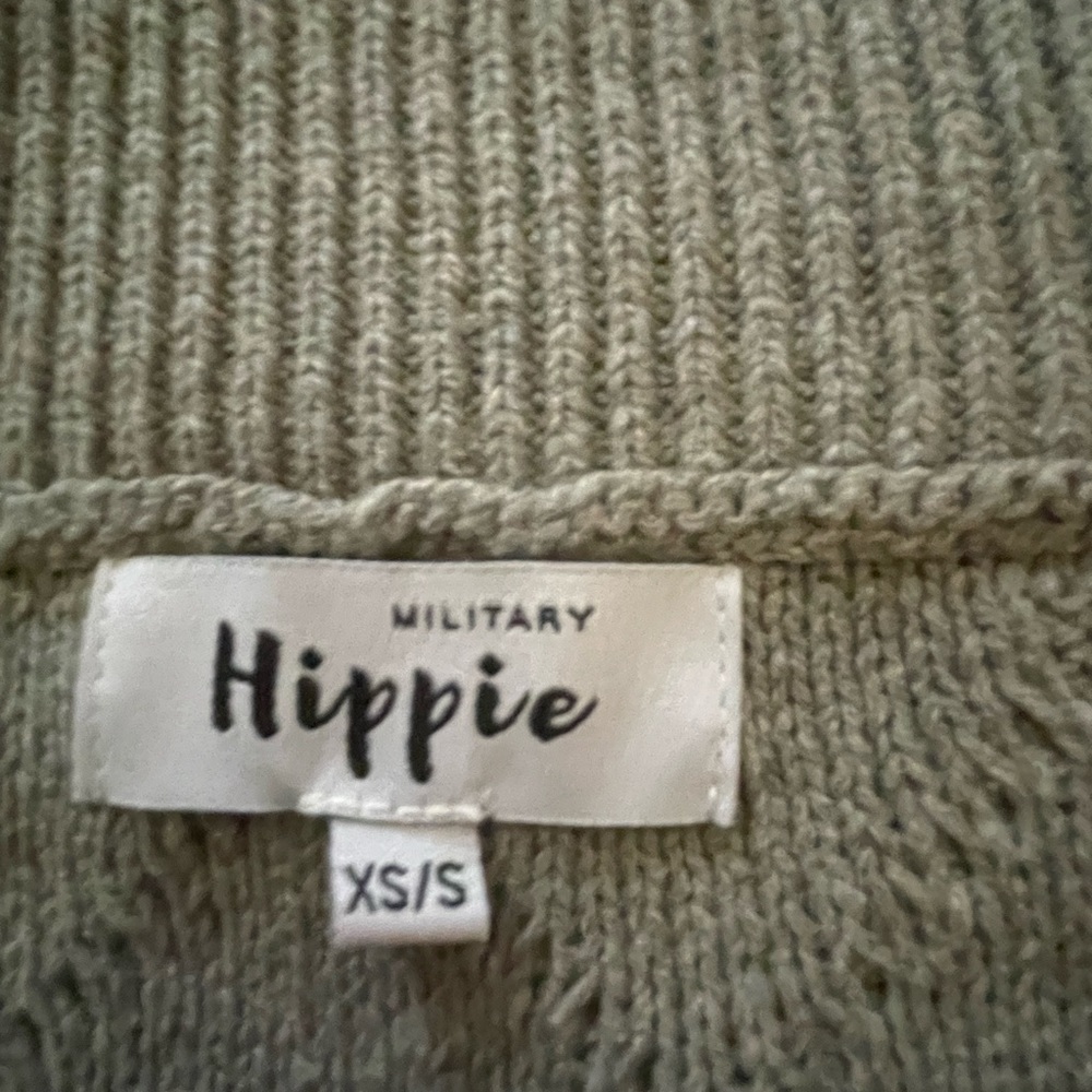 sweater - Picture 3 of 3